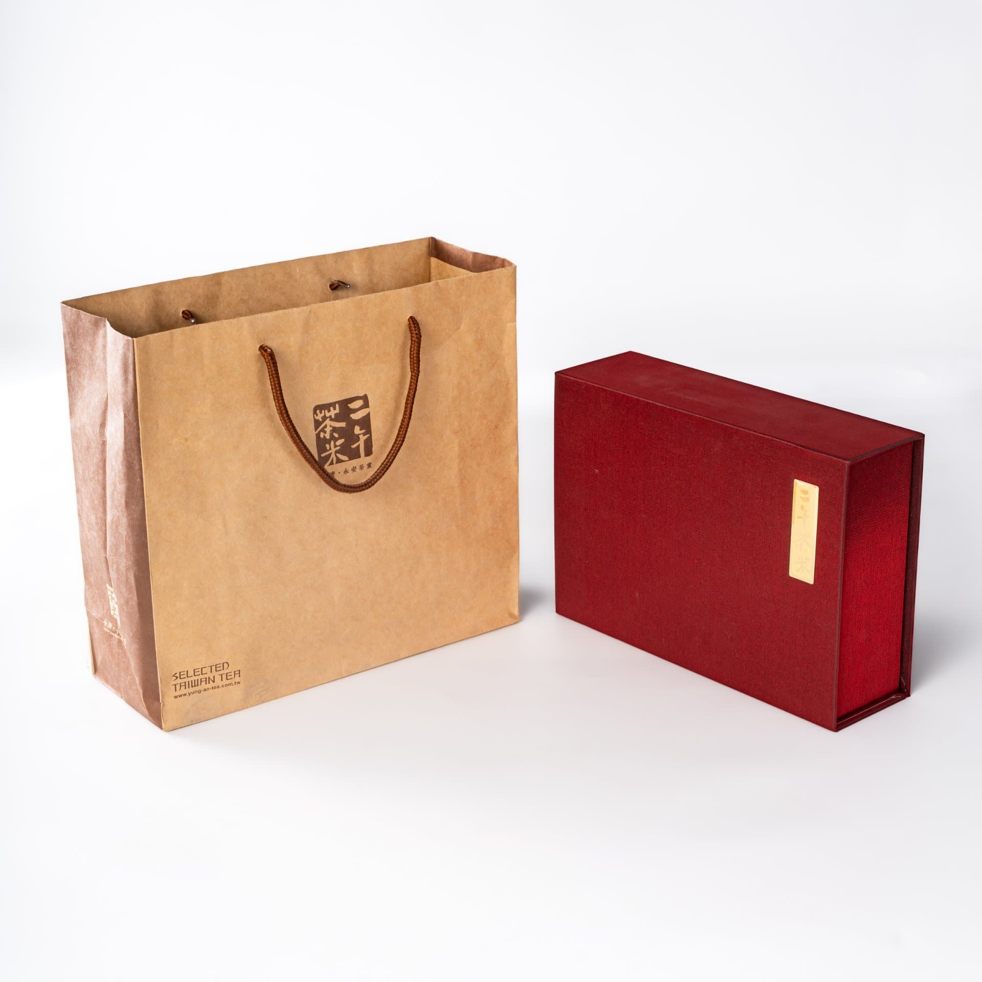 Premium Heaven and Earth Lid Box with Textured Paper Finish