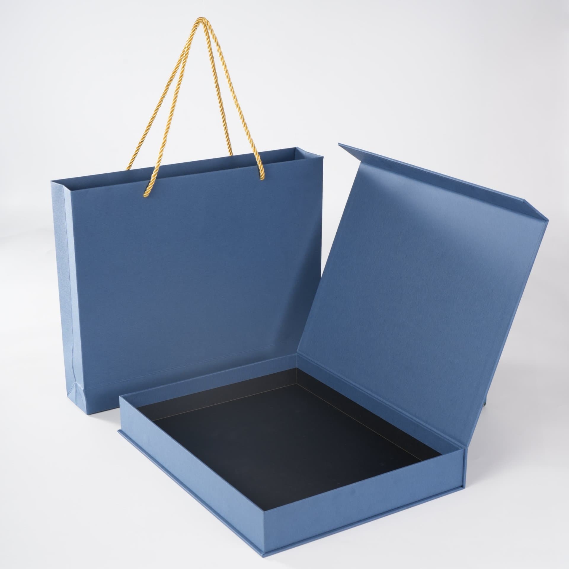 Magnetic Closure Rigid Box with Shoulder Neck
